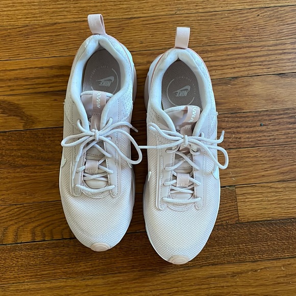 Nike women’s running shoes - 8.5 - Picture 2 of 4